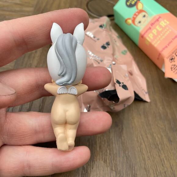 Sonny Angel Hippers Unicorn mini figure collectable attach me animal series - Picture 5 of 9